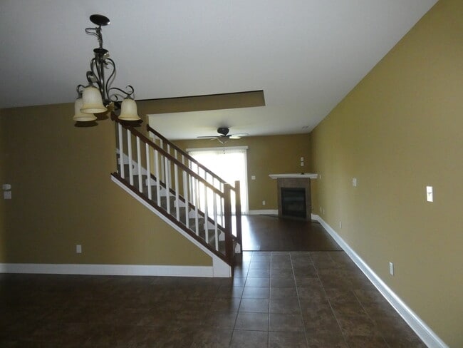 Building Photo - 627 N Edgemere Dr