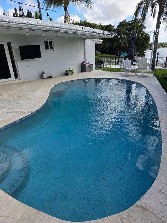 Building Photo - 8220 SW 48th St