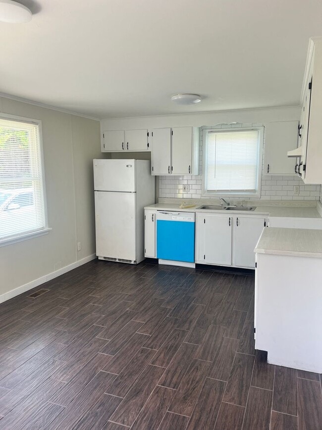 Building Photo - 9442 Shiloh Dr