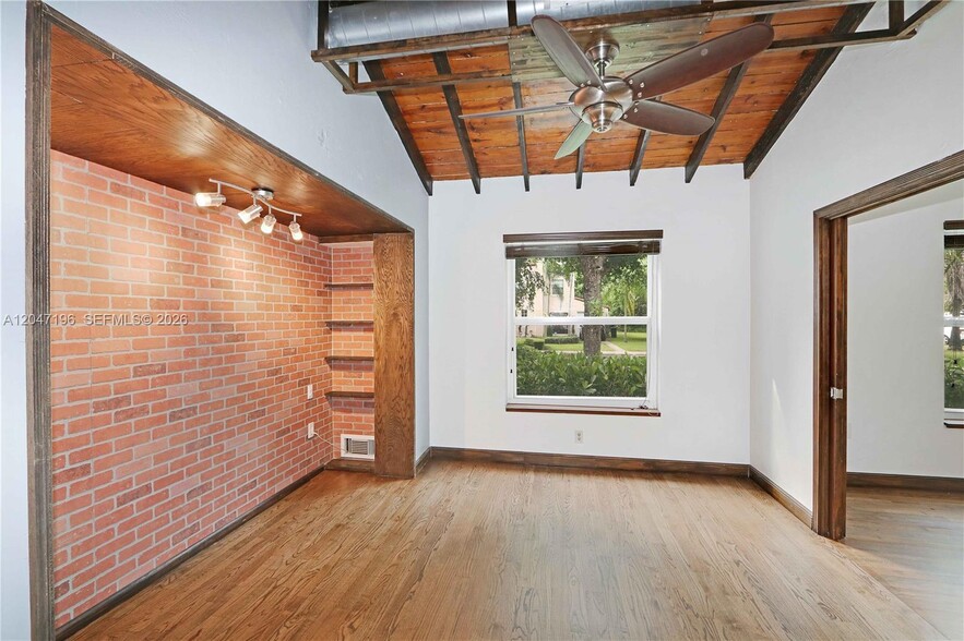 Building Photo - 221 Camilo Ave