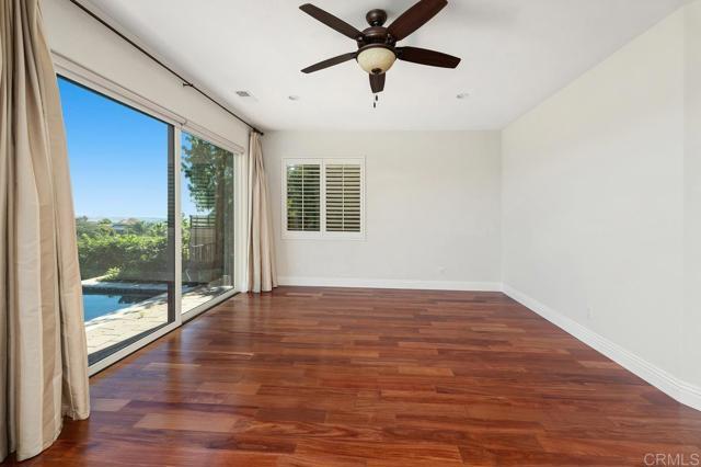 Building Photo - 5971 La Jolla Mesa Dr