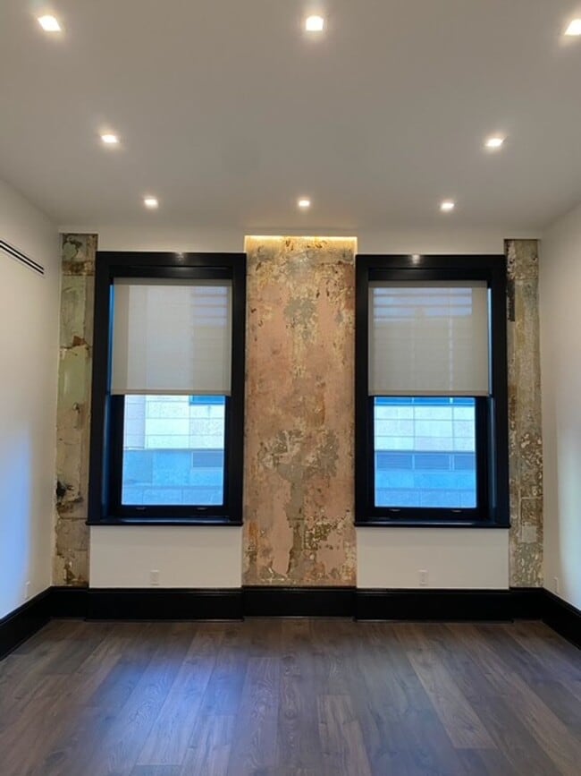 Building Photo - Historic Charm with Live-Work Flexibility in Downtown Honolulu