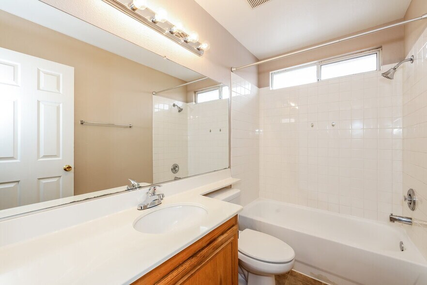 Building Photo - 8110 Sundown Vista Ave