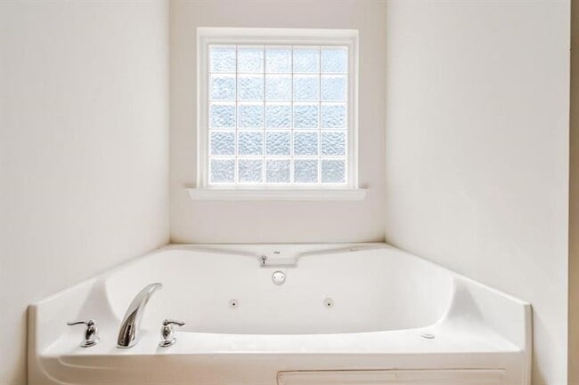 Building Photo - 3125 Avondale Pkwy