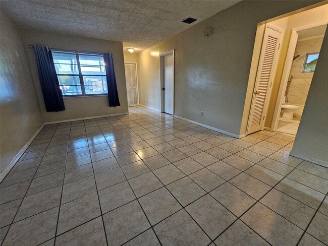 Building Photo - 7621 NW 74th Terrace