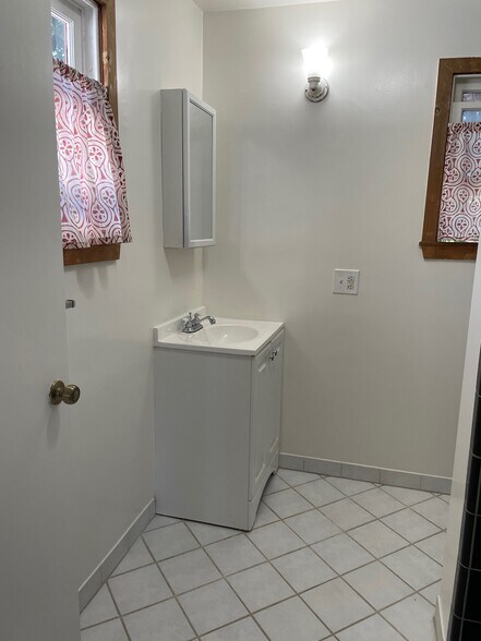 Bathroom Vanity - 5257 Sylmar Ave
