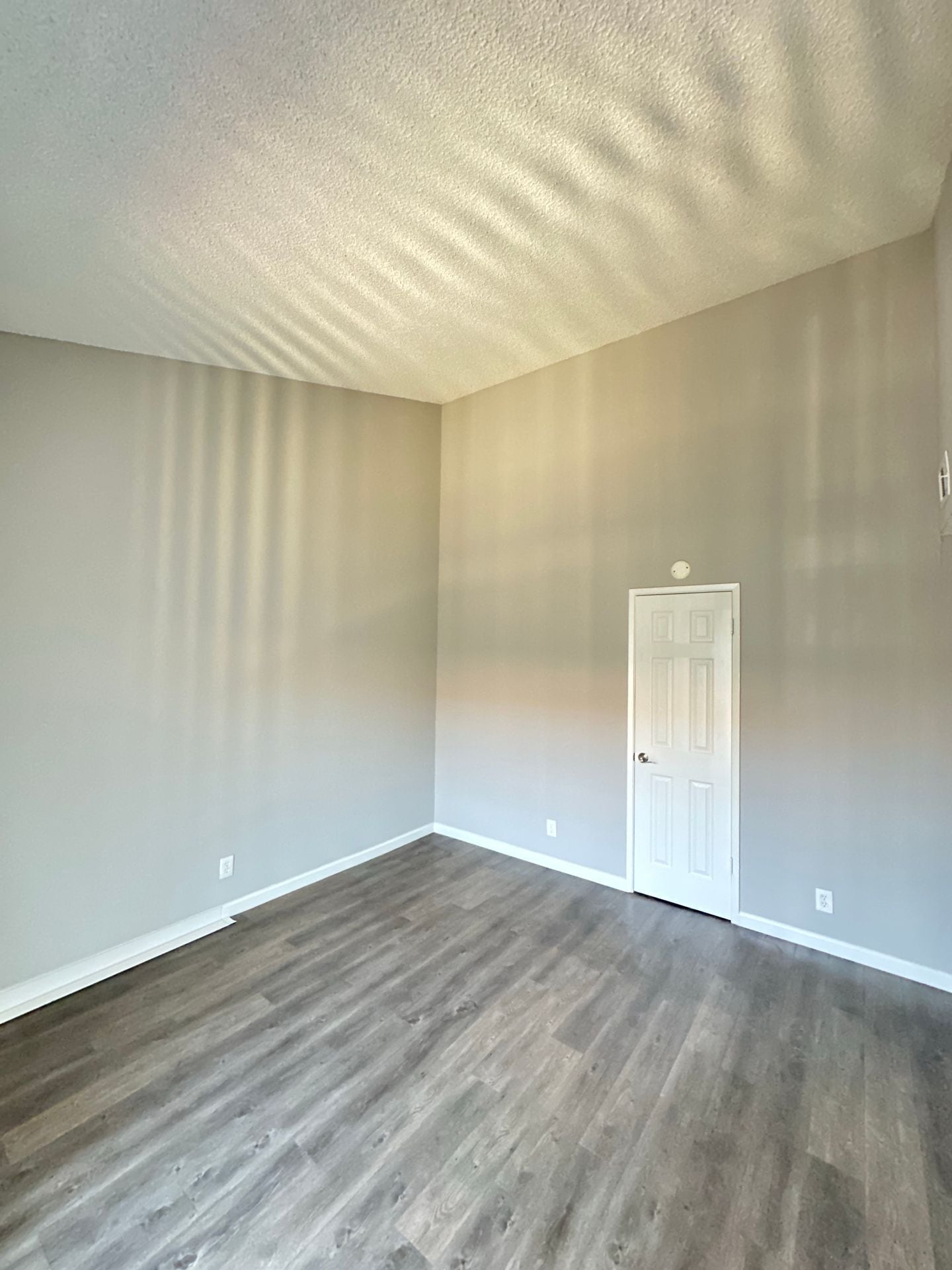 Building Photo - 5092 Pearce Dr