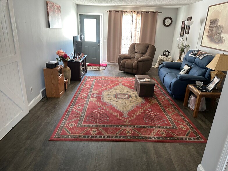 Building Photo - 754 Duanesburg Rd