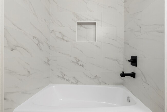 Building Photo - 2610 Moss Hill Dr