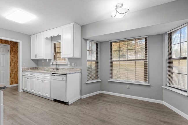 Building Photo - 3001 Eastgate Ct