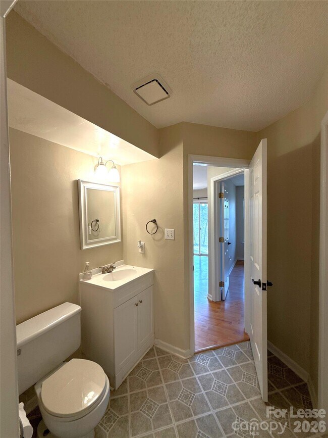 Building Photo - 6500 Clavell Ln