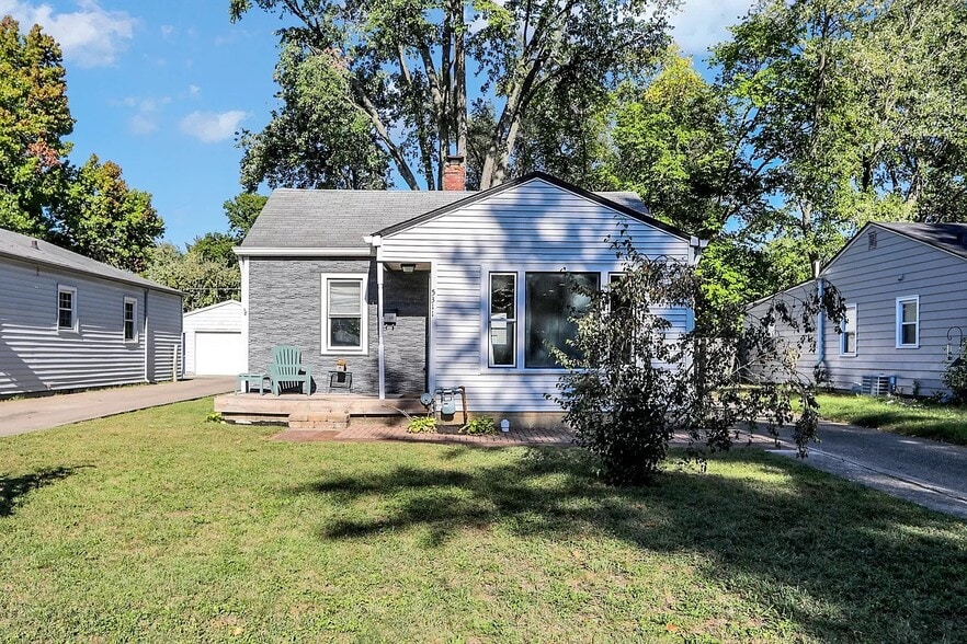 Building Photo - 5311 Crittenden Ave