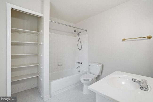 Building Photo - 9713 Waterline Dr