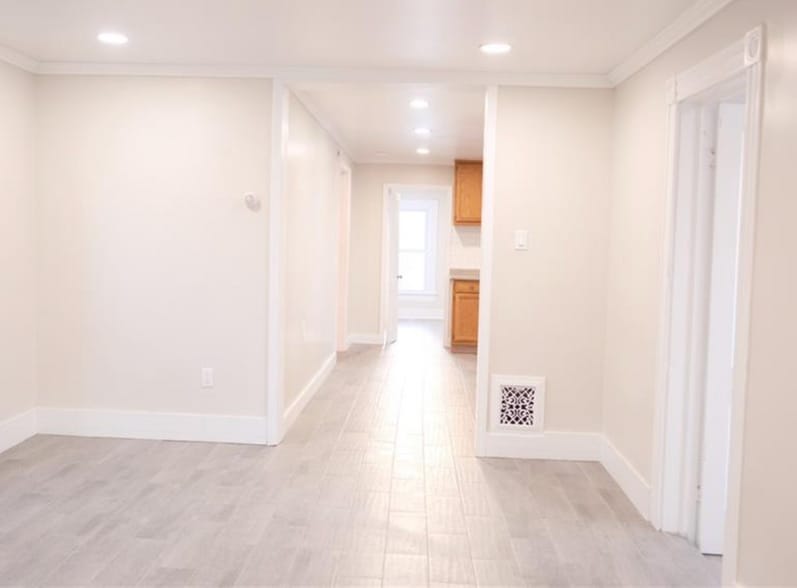 Building Photo - 508 Albany St