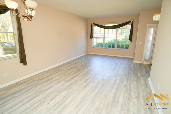 Building Photo - 13504 Eyas Rd