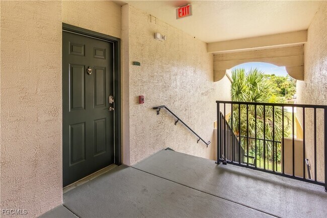 Building Photo - 11490 Villa Grand