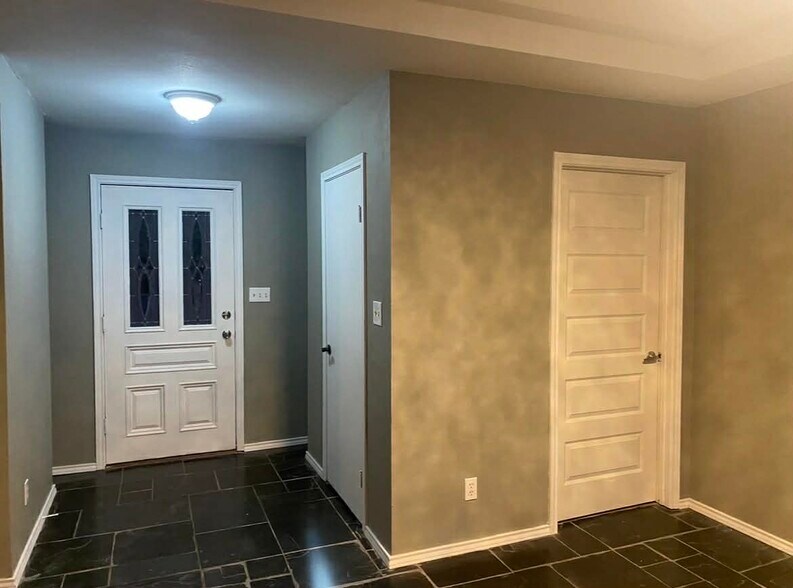 Building Photo - 1601 Debby Ln