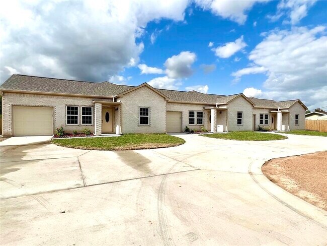 Building Photo - 9508 Quaker Ct