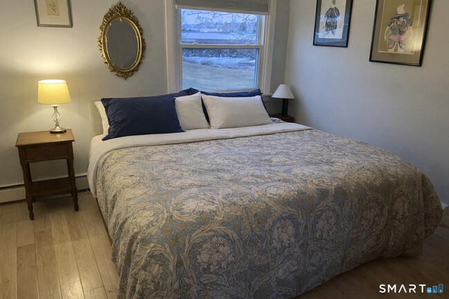 Building Photo - 201 Seneca Dr