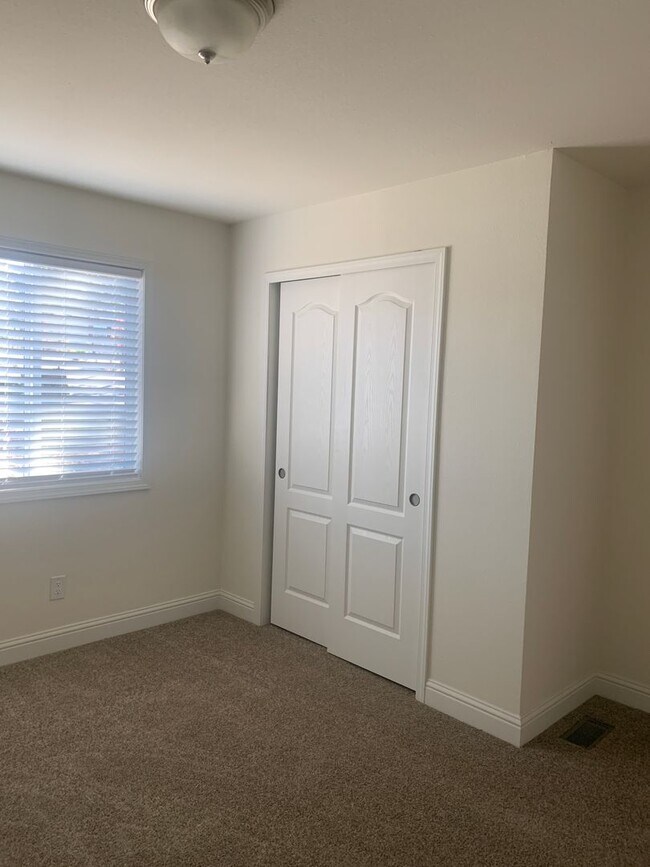 Building Photo - Magalia Home for rent, 3bed 2bath, enclose...
