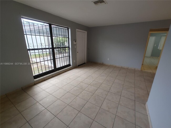 Building Photo - 1501 NE 151st Terrace