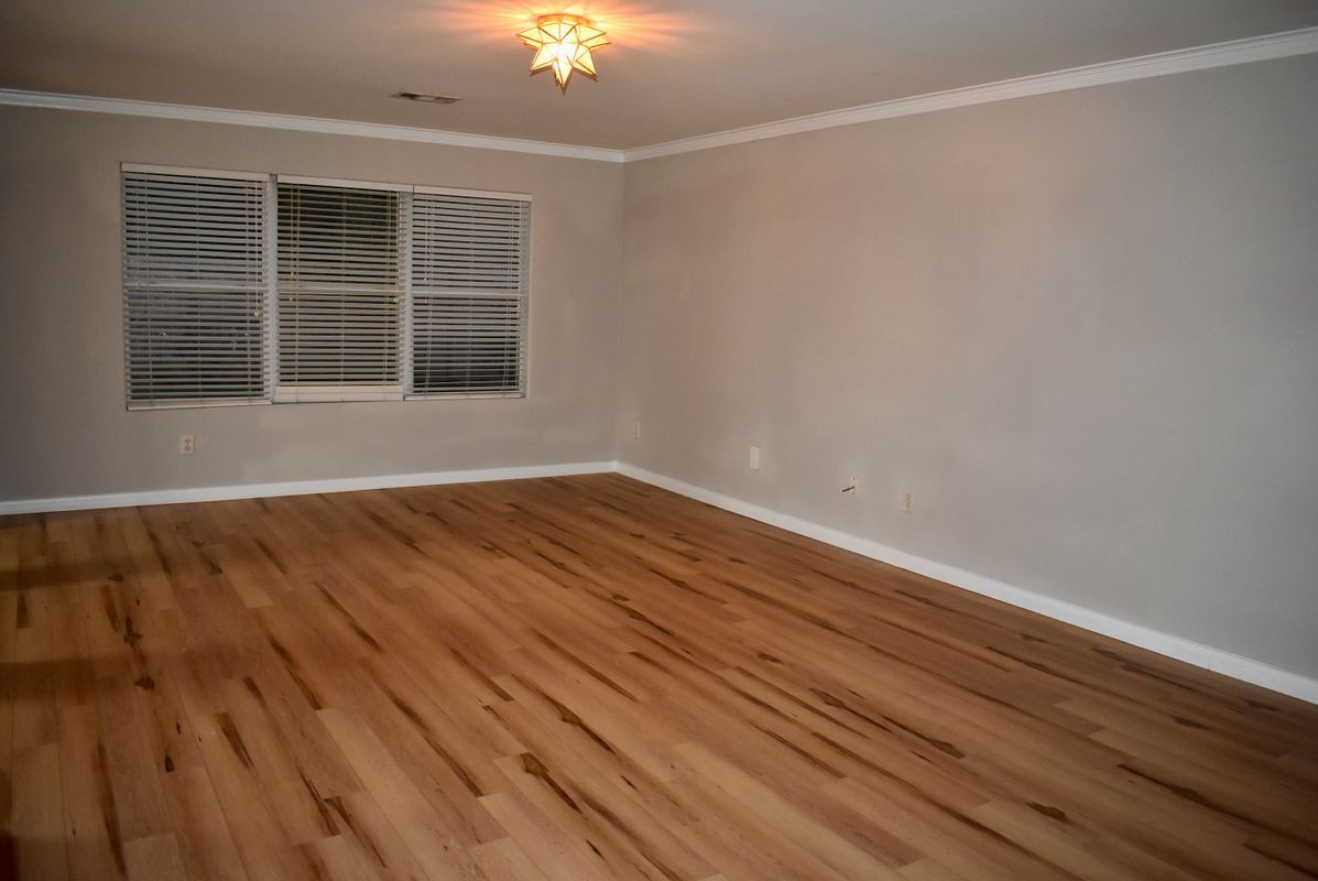 Building Photo - 410 Laurel Sage Dr