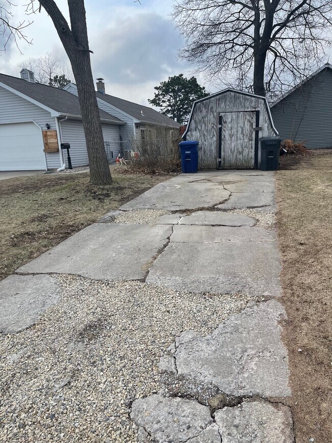 Building Photo - 324 Wilson St