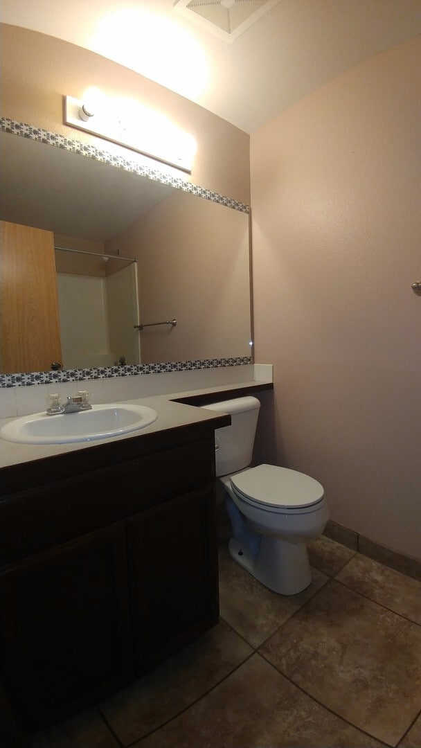 Building Photo - 4-Bed, 2-Bath Home Off Road 100 with Easy ...