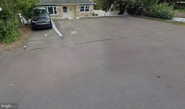 Building Photo - 373 E Butler Ave