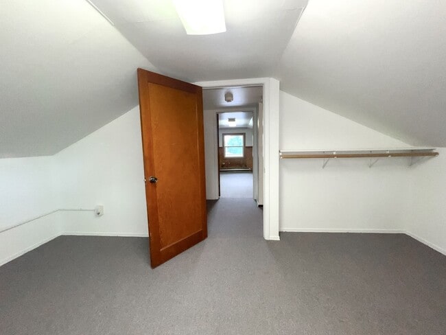 Building Photo - 735 S Main St