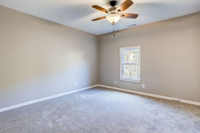 Building Photo - 828 S Apache Dr
