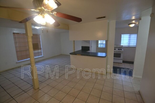 Building Photo - 12369 Palmyra Dr