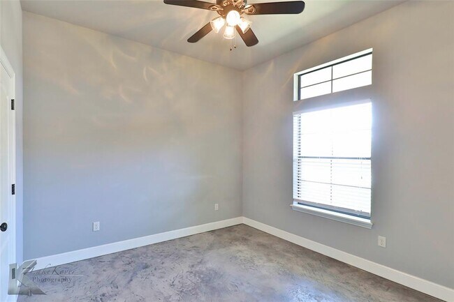 Building Photo - 3810 Carrera Ln