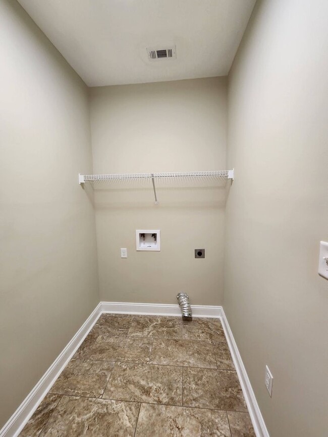Building Photo - Stylish 3-Bedroom Home with Luxurious Features and Community Perks in Valdosta, GA