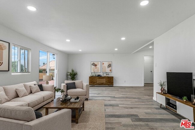 Building Photo - 66895 Buena Vista Ave