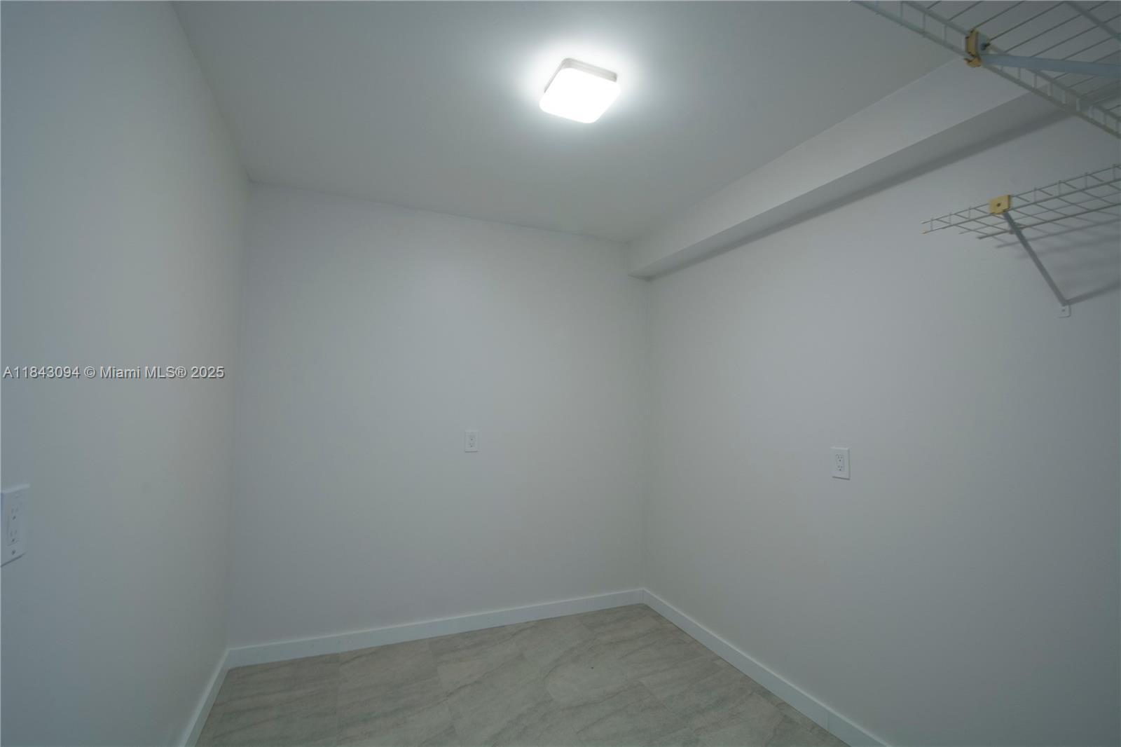 Building Photo - 1717 Whitehall Dr