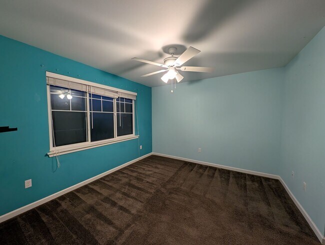 Building Photo - Almost 2500 SQ Feet of Space for ALL of your needs! Avail for Rent in Bremerton!