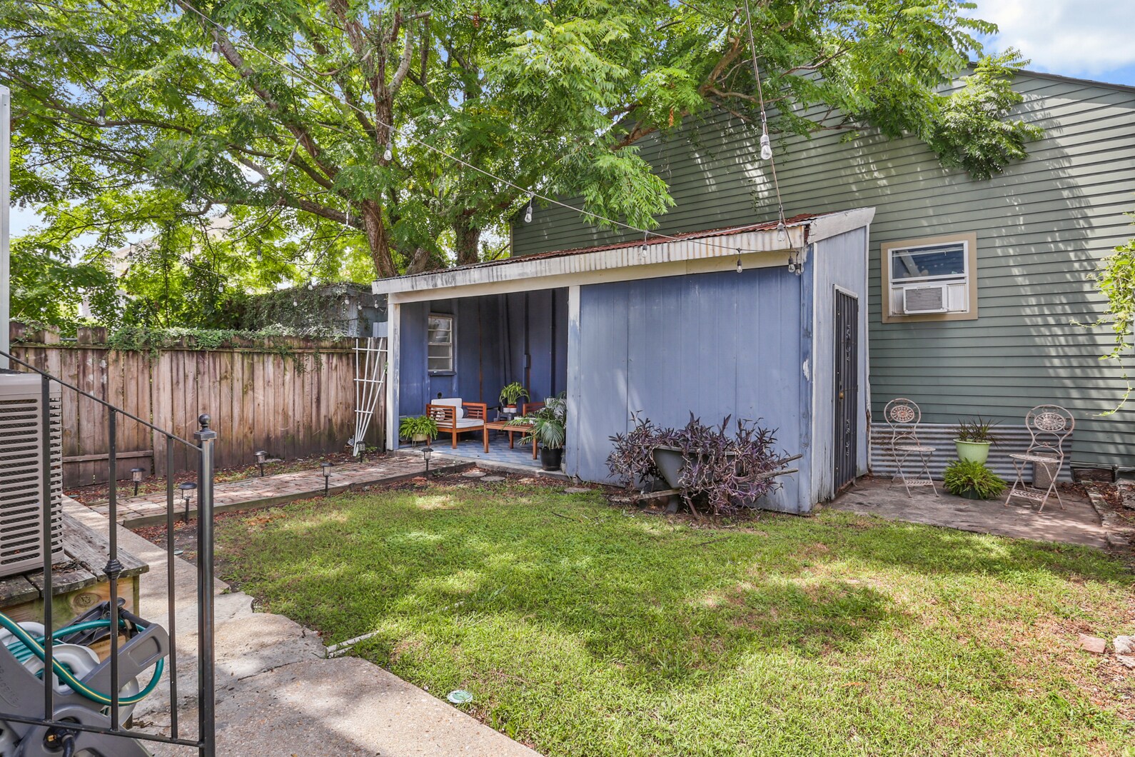 Building Photo - 317 S Salcedo St