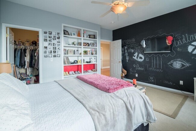 Building Photo - Charming Wyatt Farms Home with Stunning Vi...