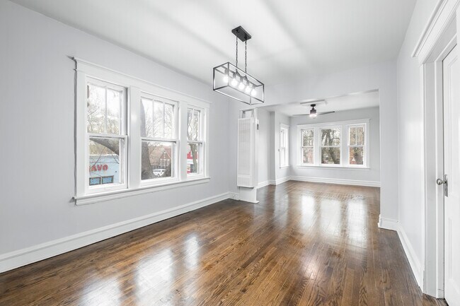 Building Photo - 3000 S Homan Ave