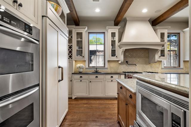 Building Photo - 8129 San Fernando Way