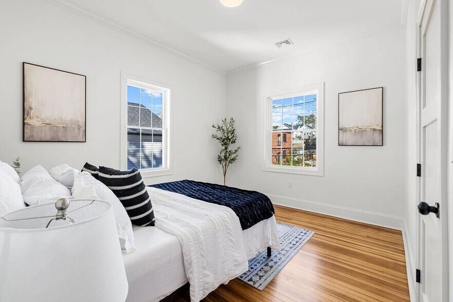 Building Photo - 508 Charles St