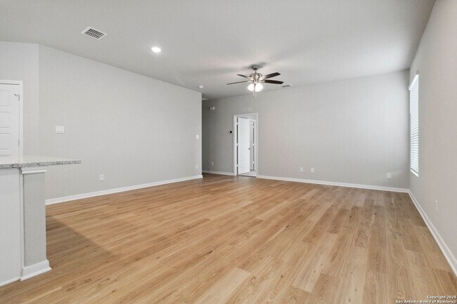 Building Photo - Brand New 3 Bd 3 Full Bath Townhouse Near ...