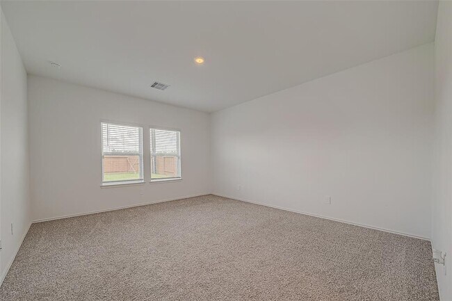 Building Photo - 24330 Elmwood Falls Dr
