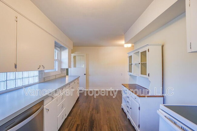 Building Photo - 8709 NE 63rd St