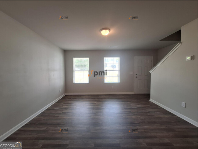 Building Photo - 992 Haley St