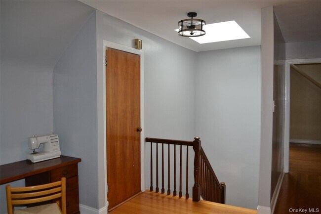 Building Photo - 622 James St
