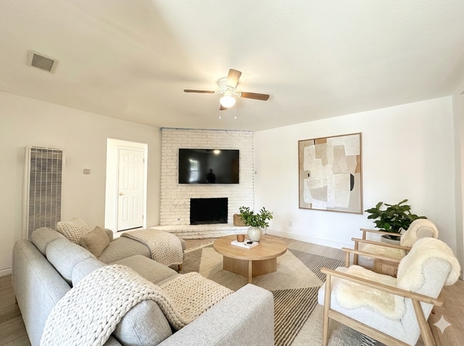 Building Photo - 433 E Mason St