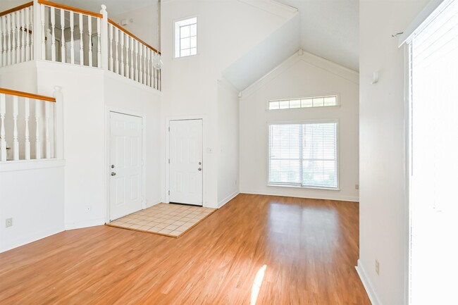 Building Photo - 6661 Collins Way Cove