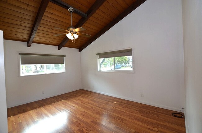 Building Photo - 151 Acacia Way